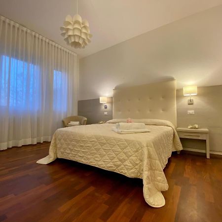 Villa Alda Suites & Rooms แชร์เวีย ภายนอก รูปภาพ